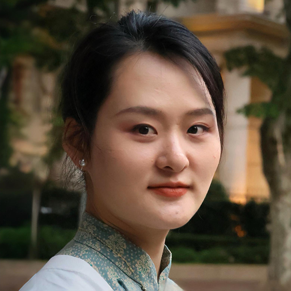 Yini Li